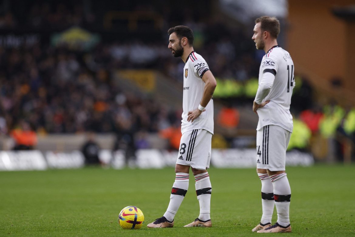 Manchester United: Ten Hag unimpressed with Fernandes incident